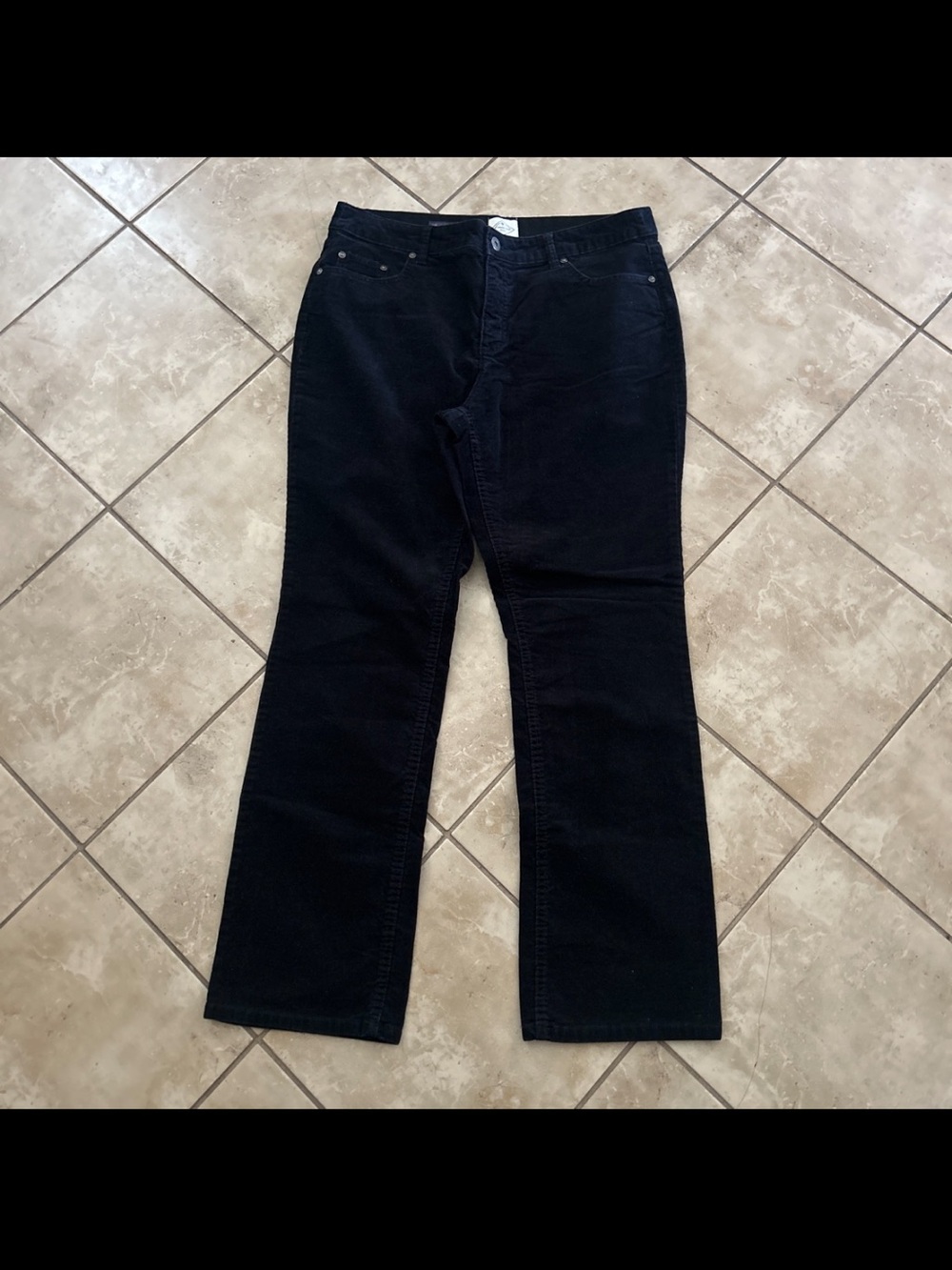 St.John’s Bay Women’s Mid Rise Straight Leg Corduroy Pants Sz 16
